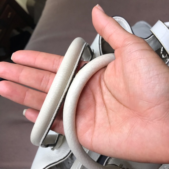 Leather bag. - Picture 9 of 16